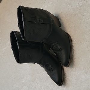 BONGO Black Heeled Boots